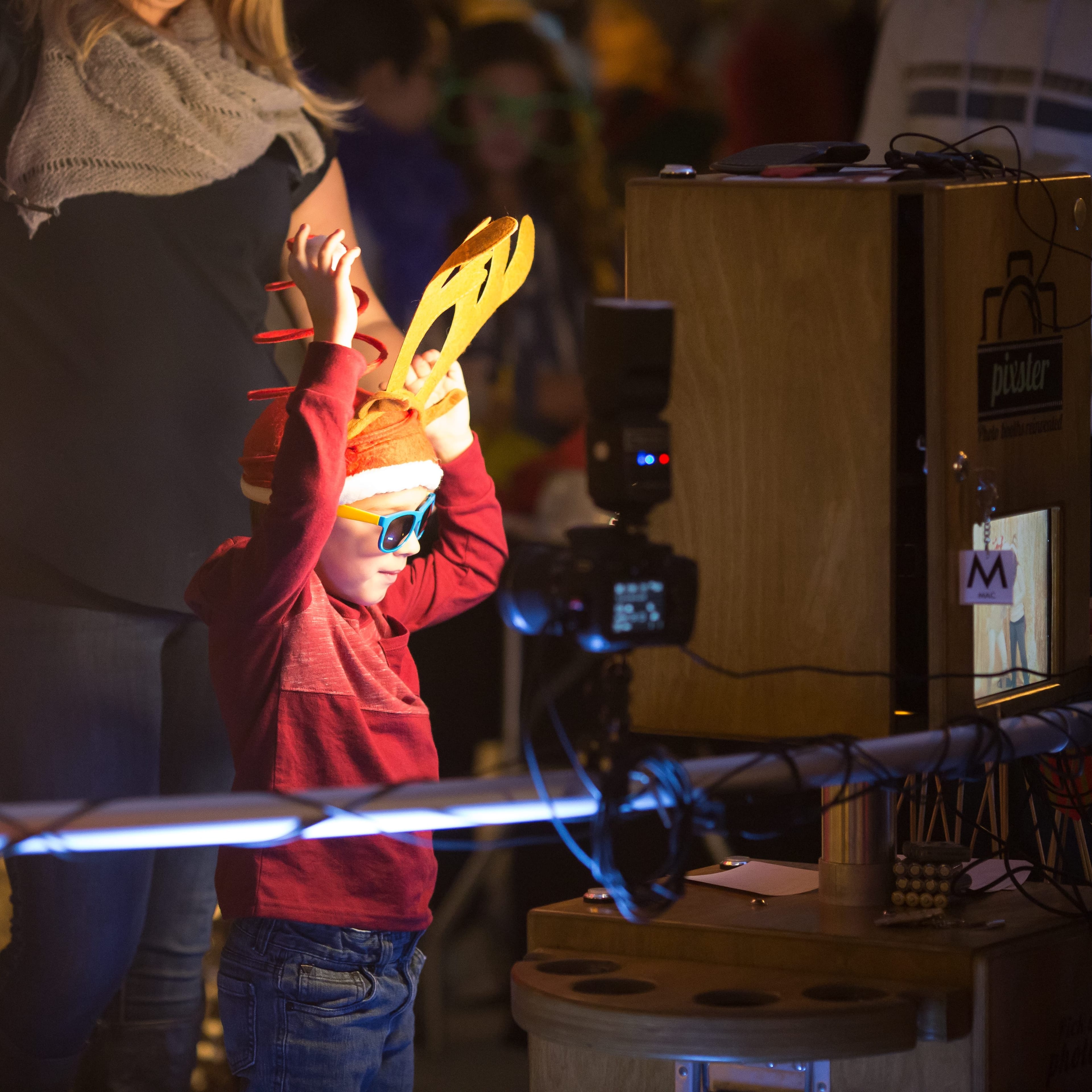 Holly Jolly Live Music